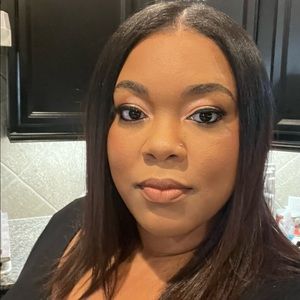 Meet your Posher, Anntwanette